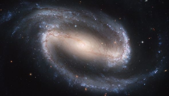 ps277_17Hubble2005-01-barred-spiral-galaxy-NGC1300.jpg