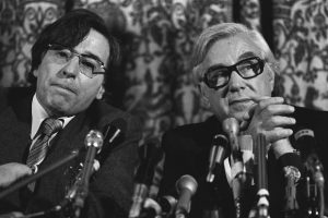 Patrick Steptoe (à droite) et Robert Edwards. Source : The Times Photo de Duncan Baxter