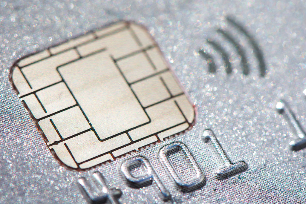 Les téléphones portables démagnétisent les cartes de crédit – info ou intox ?