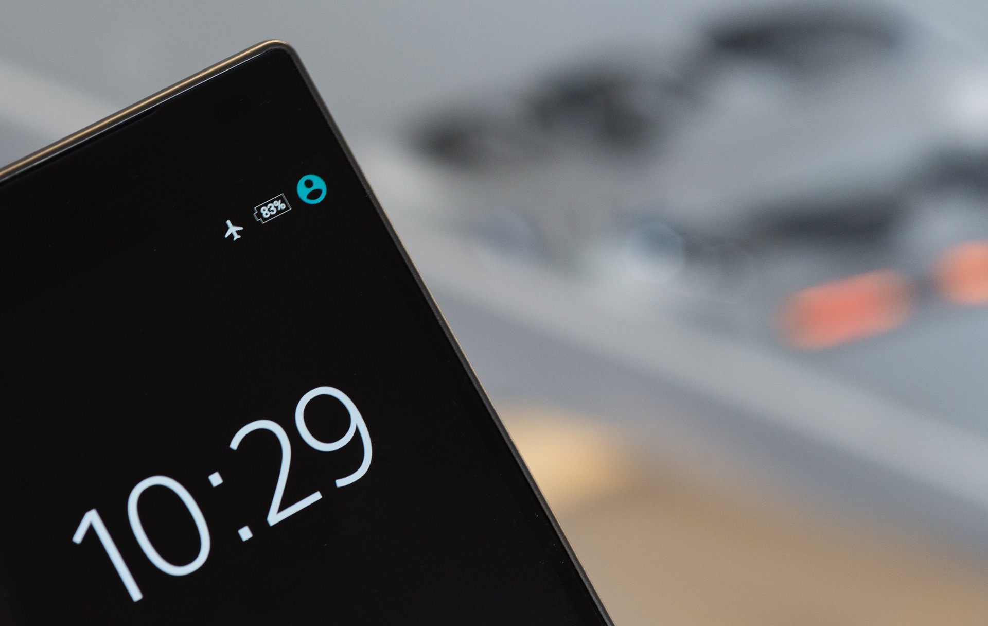 Il faut éteindre son téléphone en avion : Info ou Intox ?